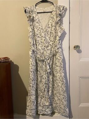 Floral Wrap Midi Dress - White/Black